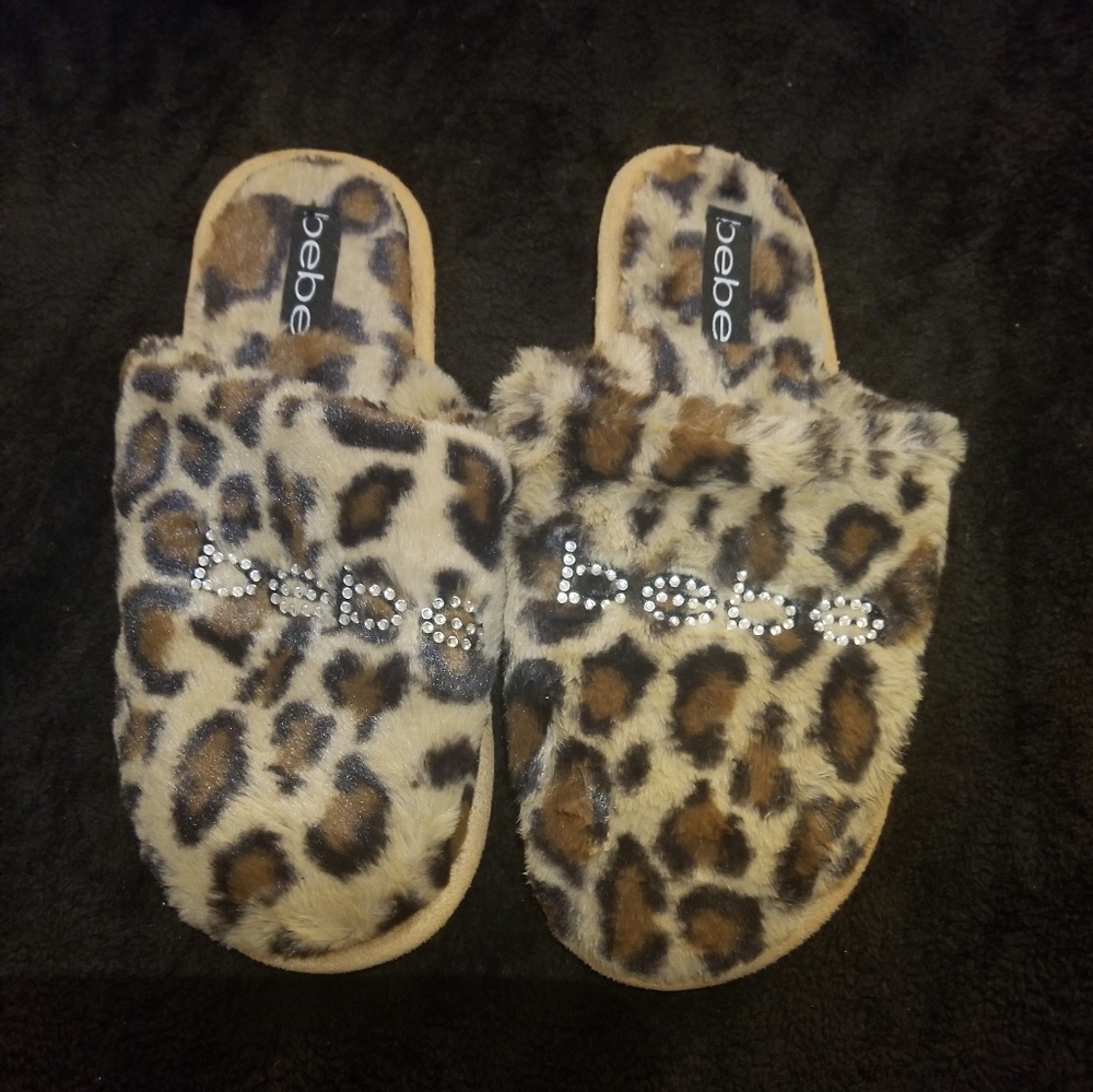BNWOT Rhinestoned Bebe Fuzzy Leopard Slippers Size 7